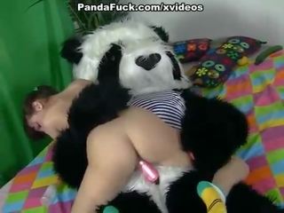 Desirable cậu bé tóc nâu nư sinh seducing panda mang